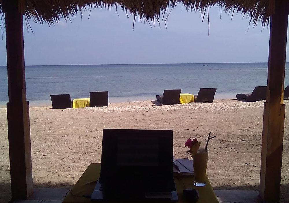 Oyo 2861 Hotel Gili Air & Restaurant Bagian luar foto