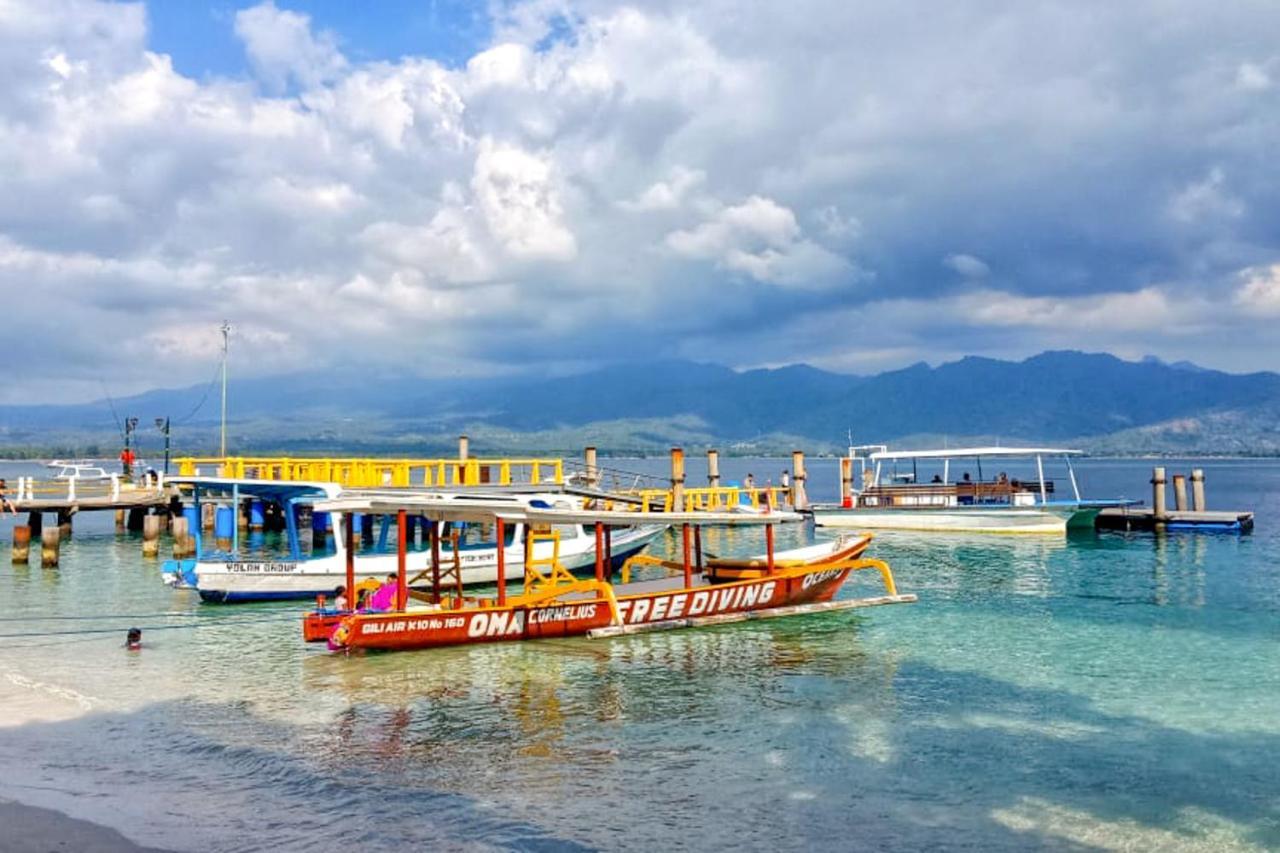 Oyo 2861 Hotel Gili Air & Restaurant Bagian luar foto